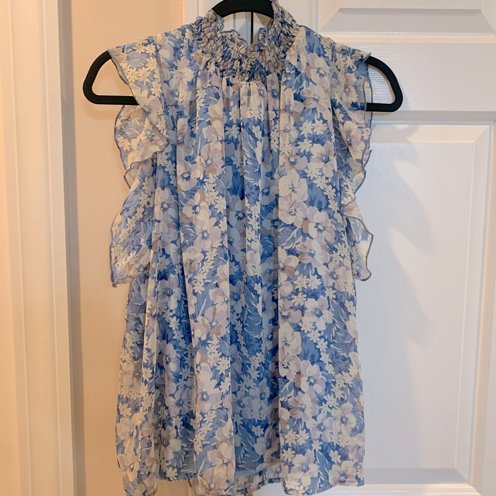 Collared floral flowy blouse